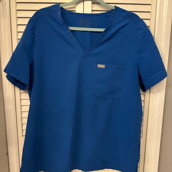 Figs Cecil blue scrub top.  Women’s size XL.  Medical scrubs. - Picture 3 of 4